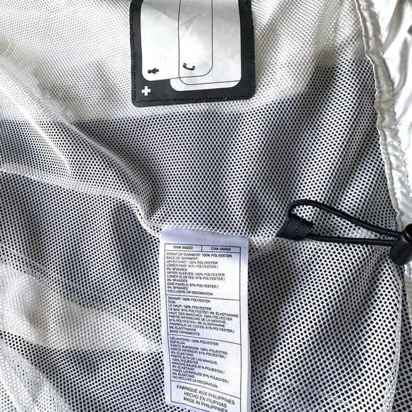 Nike White and Black Sporty Athletic Warm Lightweight Design Women Jacket Small - Picture 4 of 11